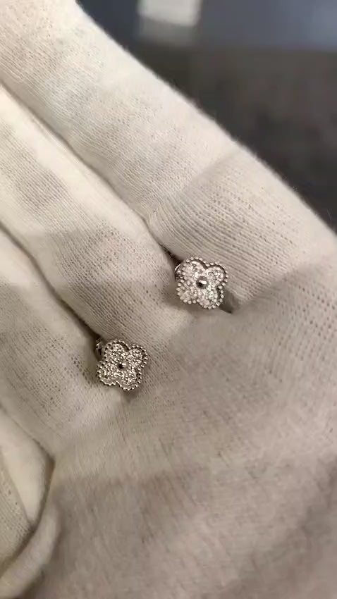 Small Flower Earring Diamond