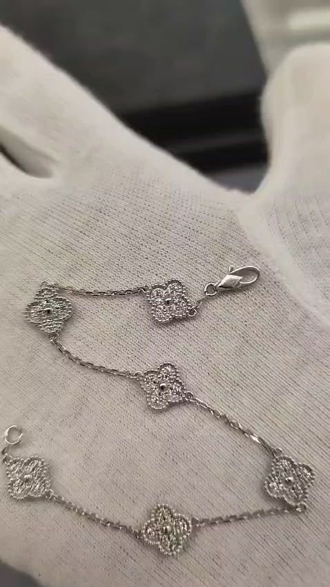 Small Flower Bracelet Diamond